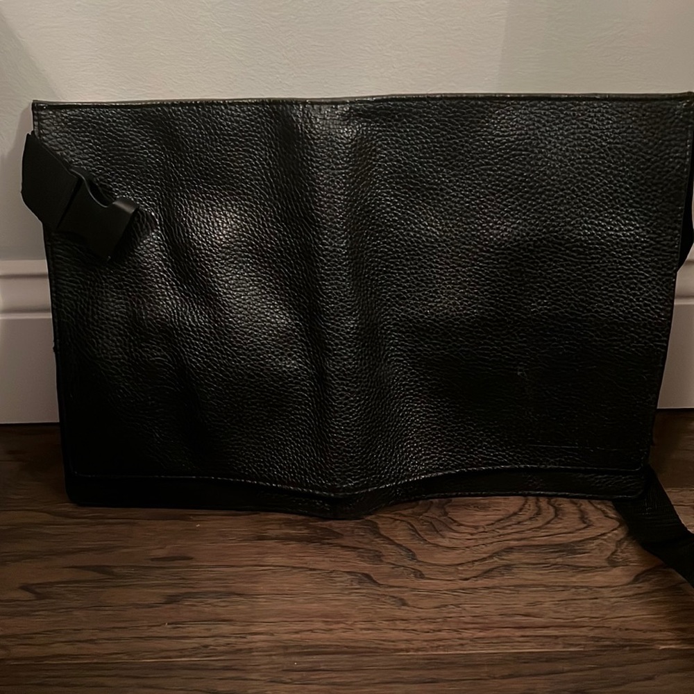 TRISH MCEVOY ARTIST/COLLECTORS BRUSH BELT CASE